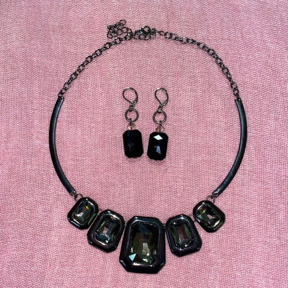 Black Jewel Necklace and Earring Set - Picture 1 of 4